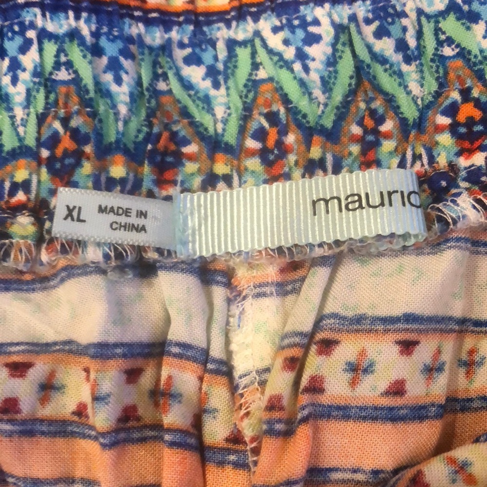 Maurice’s patterned shorts - Picture 3 of 5